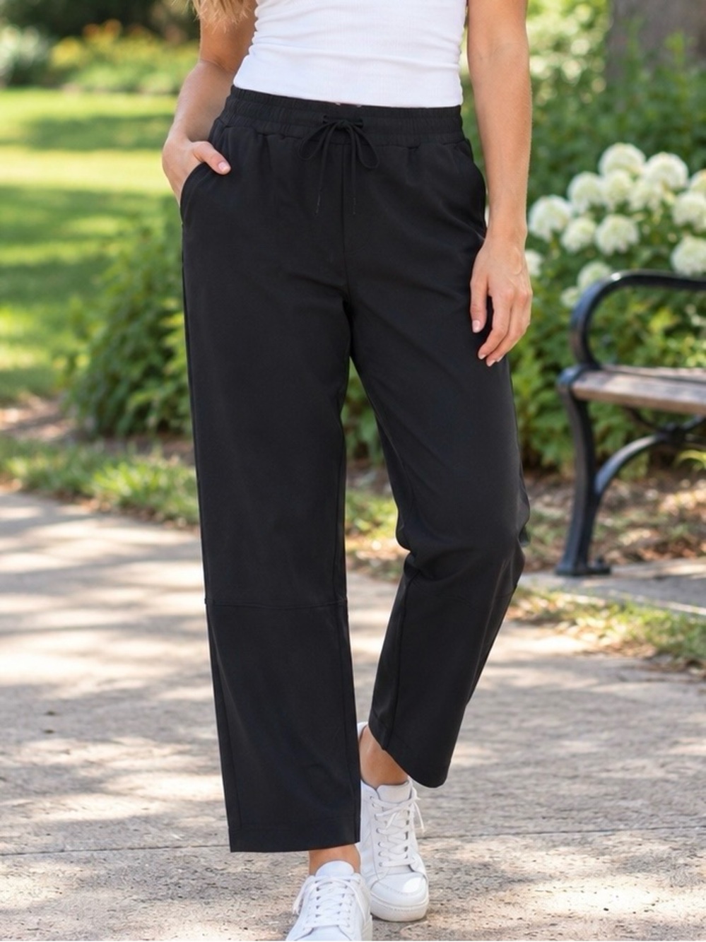 Mondetta Women’s Large Black Stretch Pull-On Tapered Athletic Pants